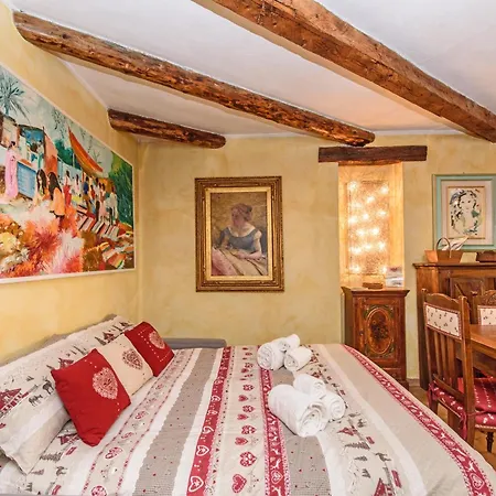 Jolie Maison - In The Heart Of Apartment *